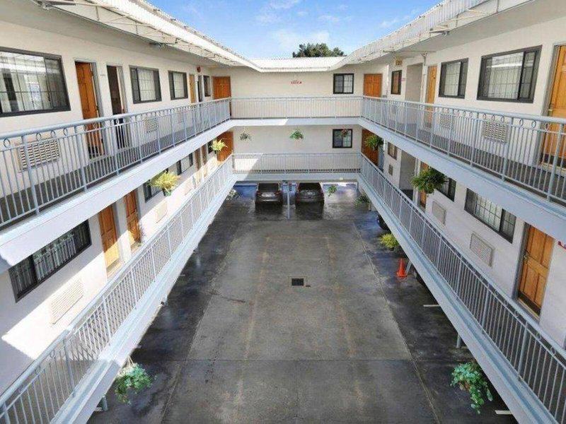 88B74C6A7190B7F194A918786D41D64B