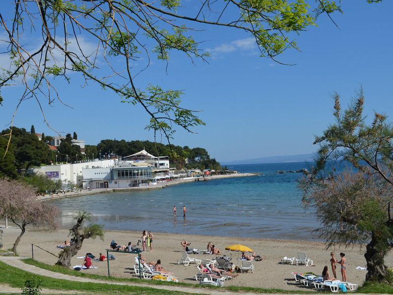 82A52D765D9C2F678895E9DDFDD8273C