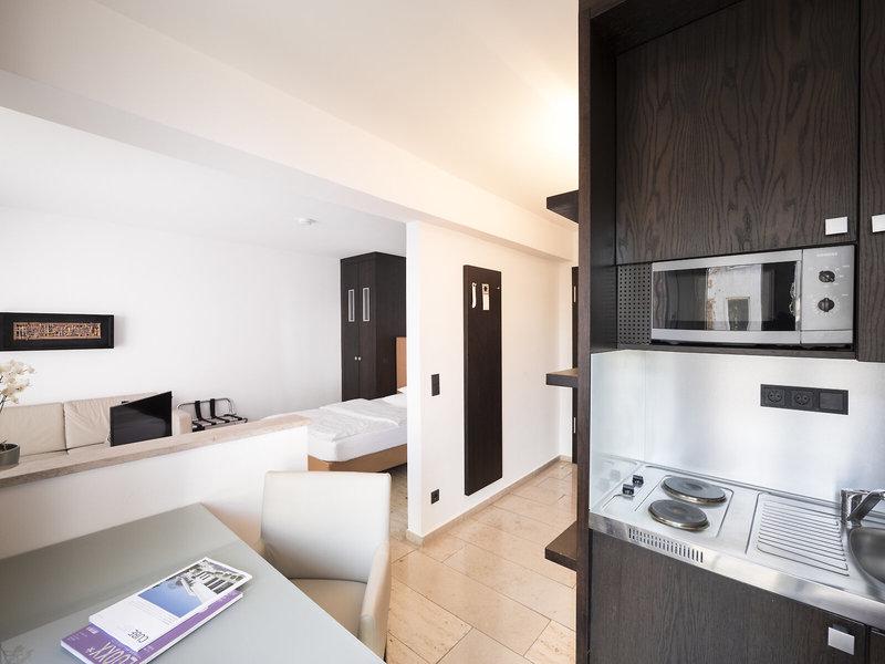 3A81C7A6629B992BF4109F4288962415