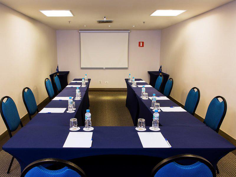 4D79B303CD120D59E34609C6D8A1F939