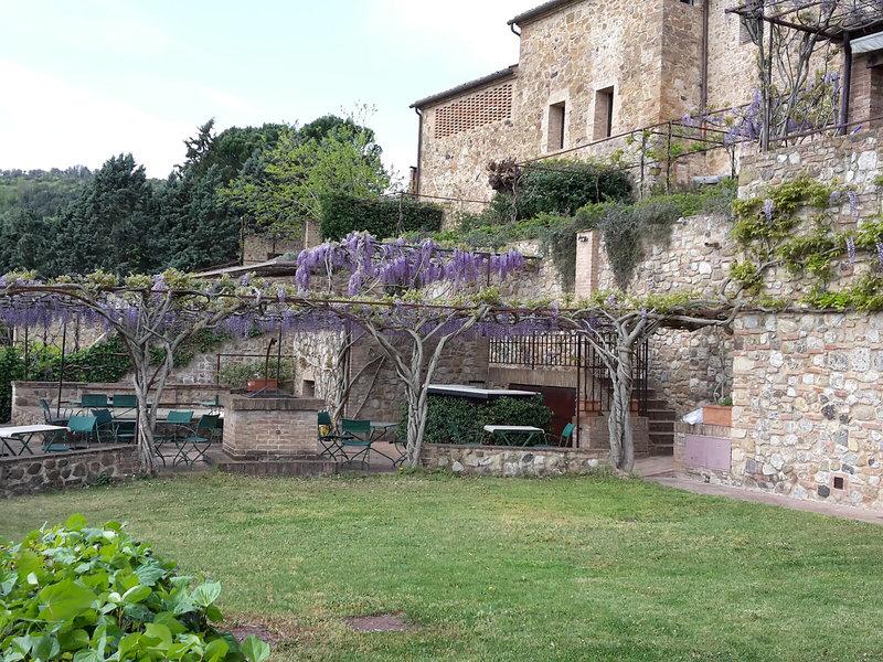 AB628E05609BAEA7E277C5AE68729737