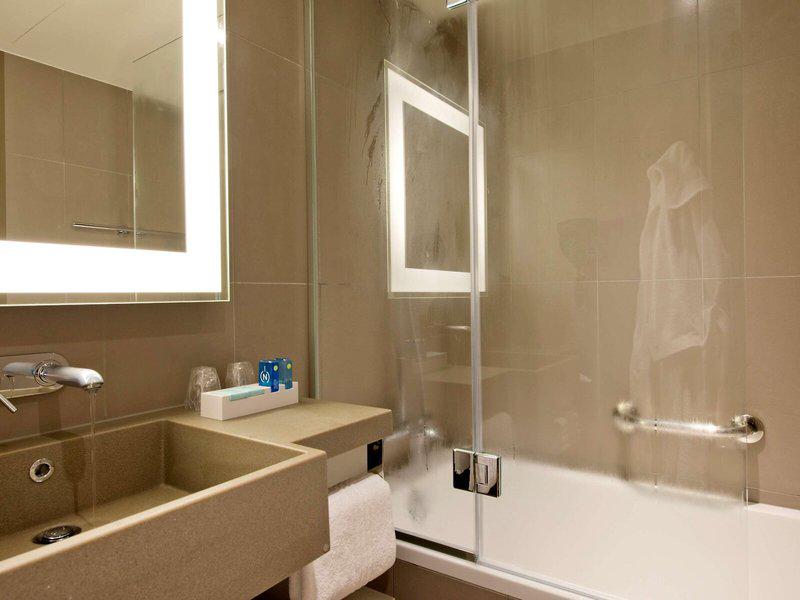 EFE187BB6C62D73A3713AC29D1778007