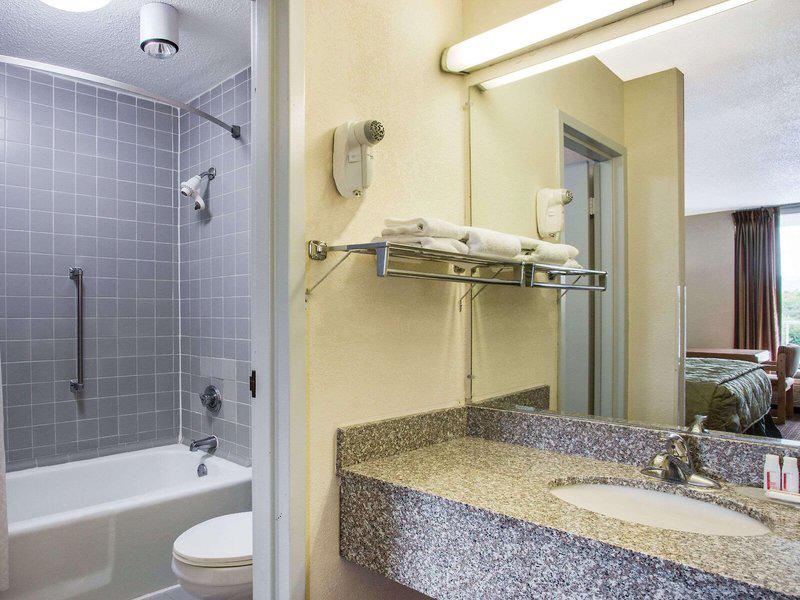 F3B69866FE910F1D067FAED33B62EFEF