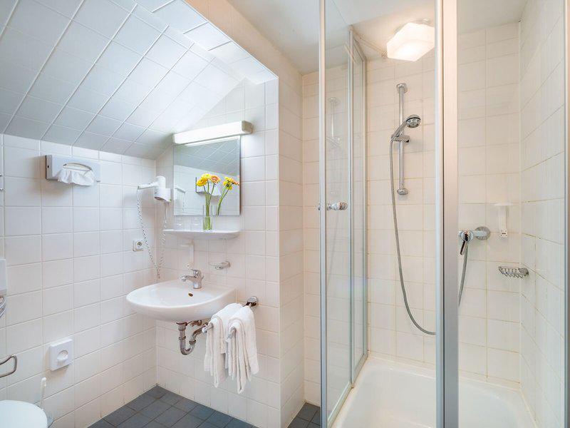 44D246A4E46C5B04495A7B75D4473922