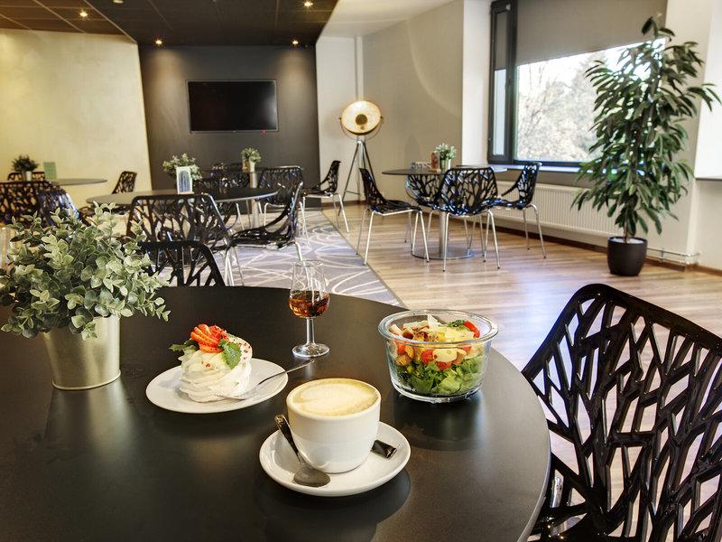 930E06905CBDF7FFC8541D3B36F3E5B3