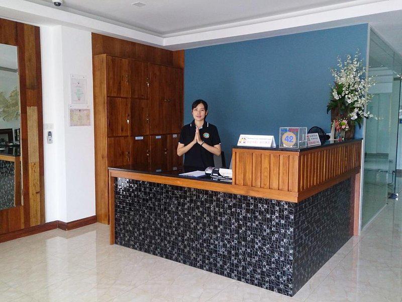 6F6F62E53BED6437A6A0233588A2164E