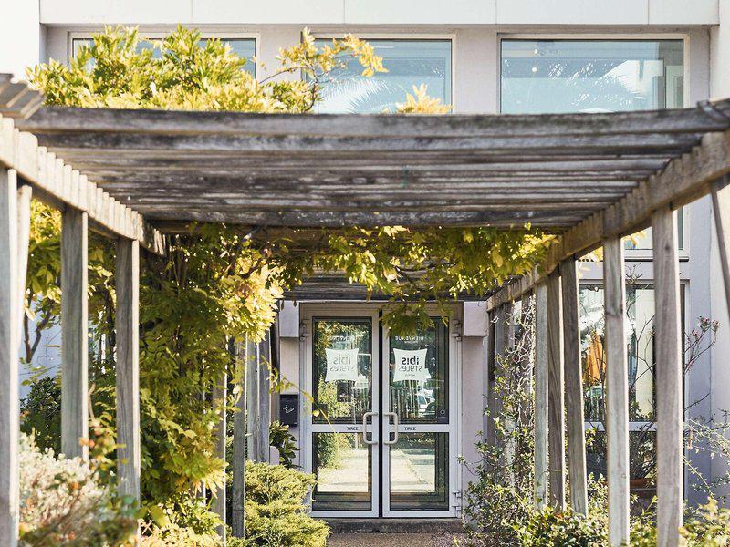 E33D9CE0063CED826EAB4CEB72D00C47