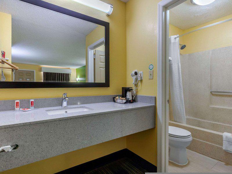 D5010632B76D8964392AE68FBDB7AD0F