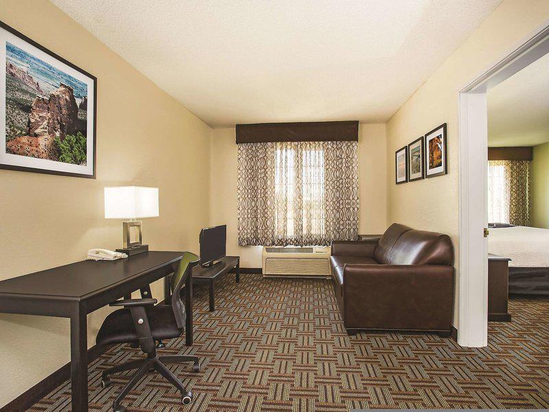 00EC9FF18BDB9C3BDAA8BED2216C6AF1