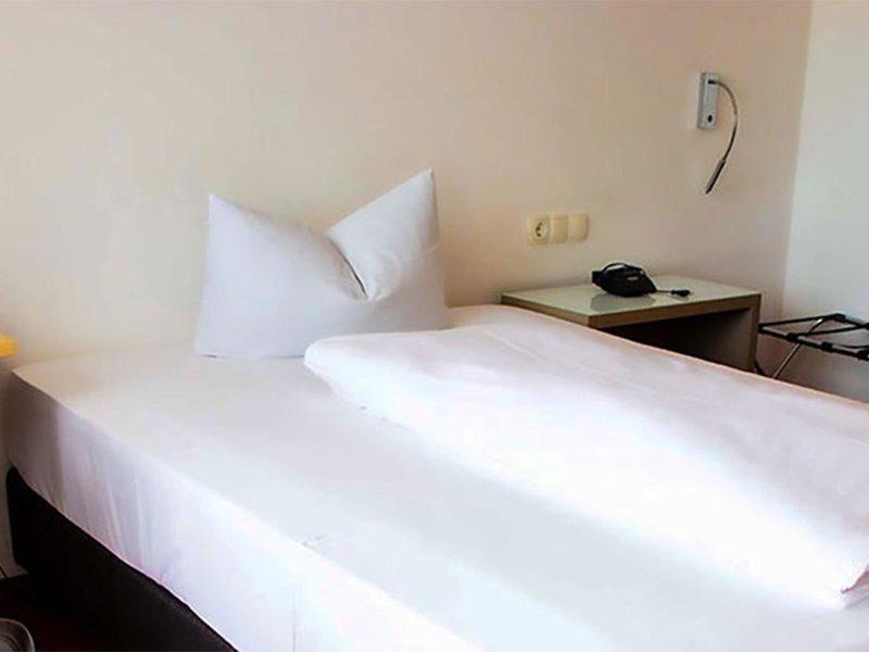 E6CFEFE22DFDD15E21CA6AA037A54E86