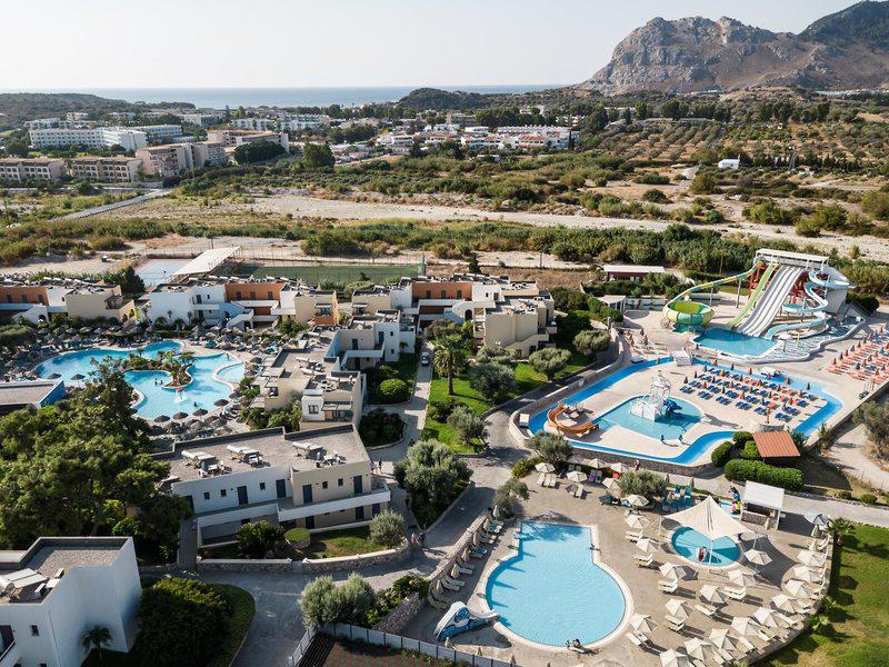 FB83FEE194340F73D44C5CAA2F906B3A