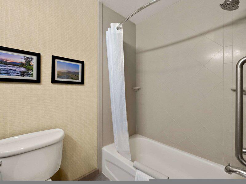 5EF9011B8B500D790A22749863D8E00C