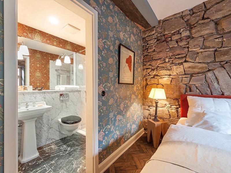 E7A80FA8BDF3D47366078F2C514A0CEB