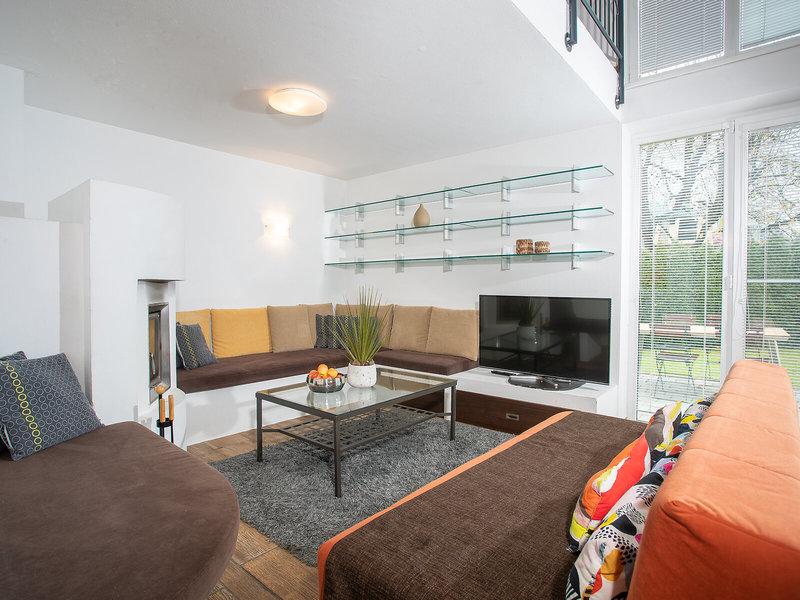 AC82D1DB1E1A2A8F389D1FA455688F7E