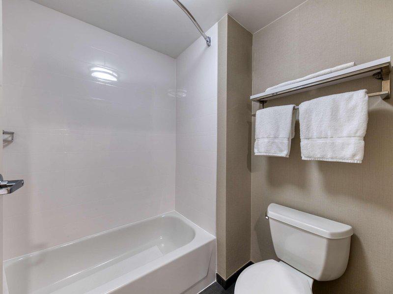 AA97CFBE4DED693B37D884E8317C2B7A