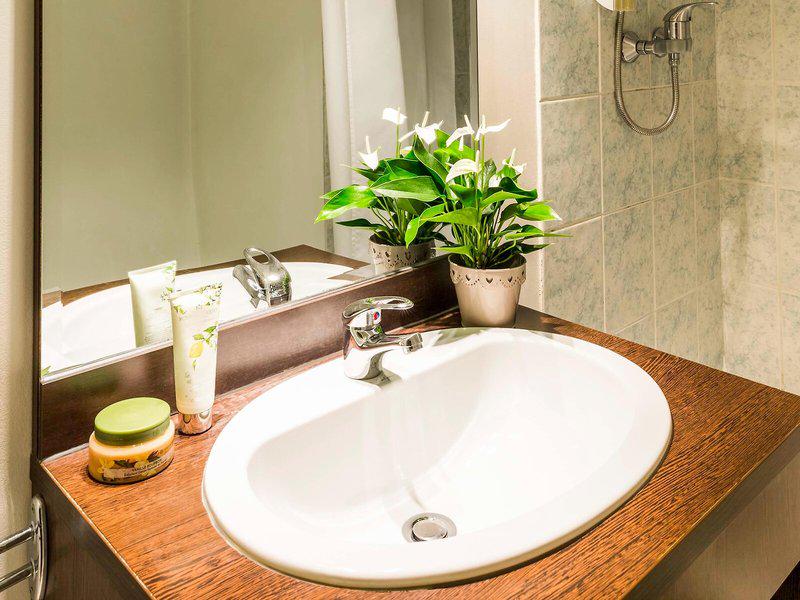 62CE85F4DB22AF99AFB22181D5E57214