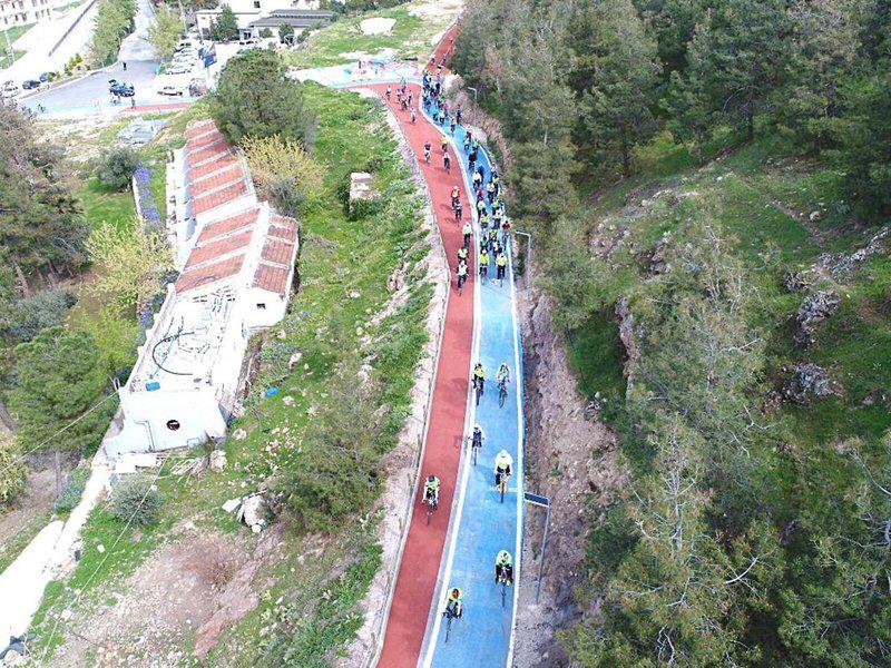 8FFEF085D8871C5C1F2C5EF9FAAB2D82