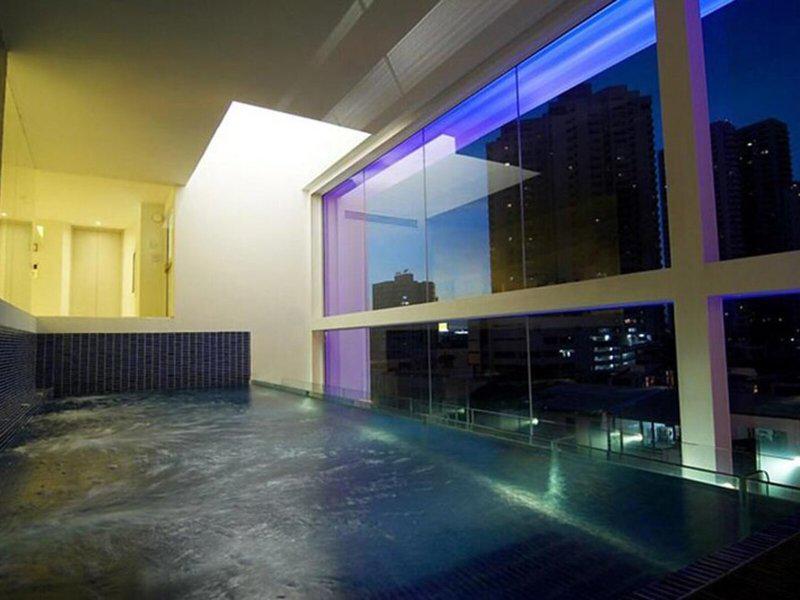 C5A8BAFCDED984CD1CE85309CB6CBF39