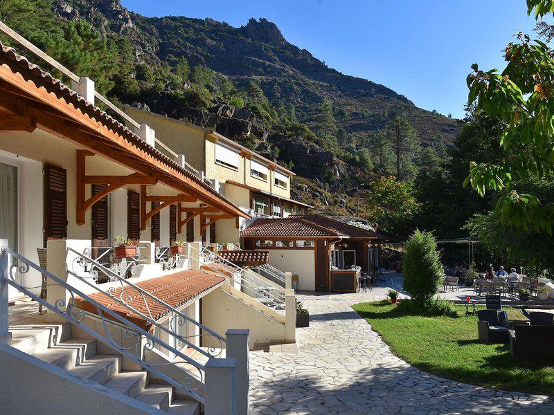 B28AFA95F33F22AD46D0EBC04485B953