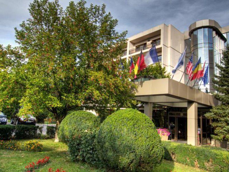 FDC2F55355FC8E7242FA92ACDB1BFF1D