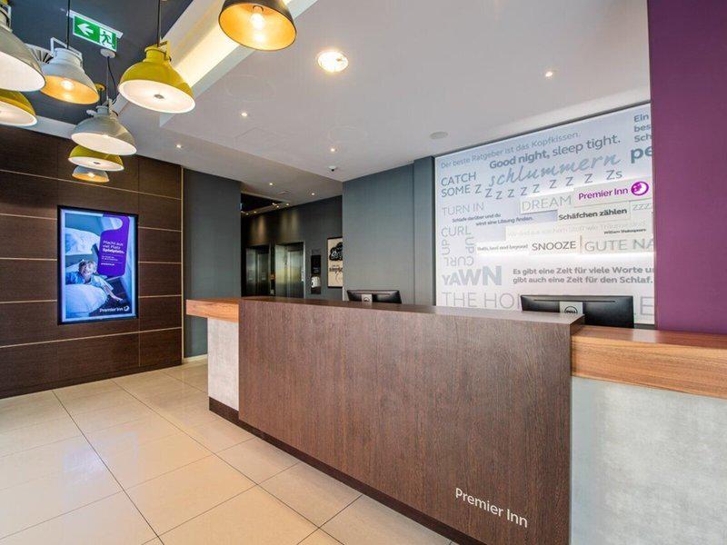 6C0225CC929FE1119AE8300B716770BE