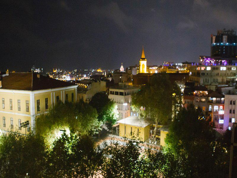 E9C44671157935B8424BD4FA3A83314A