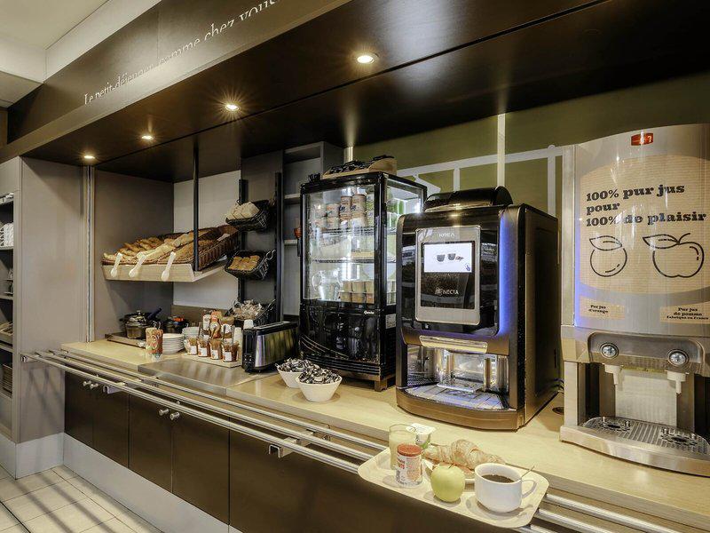 215A01D886203880C4F6E130317131EB