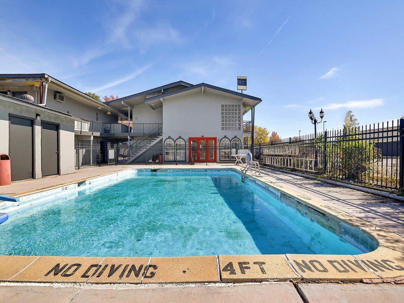 33F85926115798053B3572FC8F6A6E68