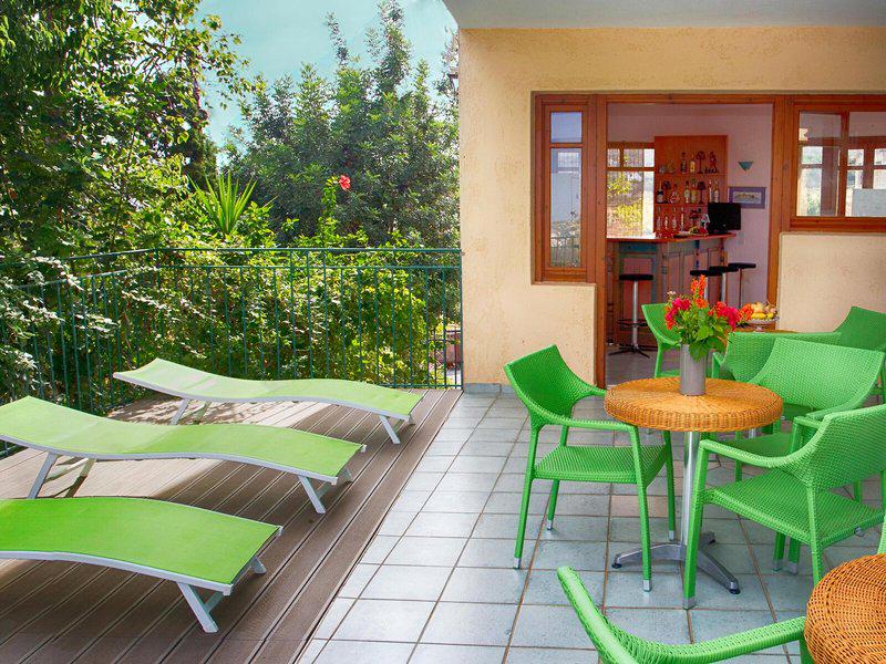 7BA1553FFD7F19A608A5A1DB246BB3AB