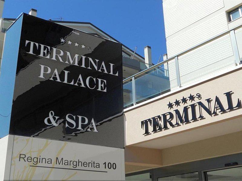 DCF64B522104937284EA9F9ACC1DAF7C