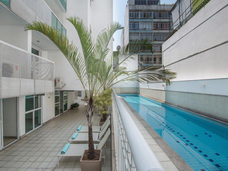 599EB7AFBB32518D52F4E0ABAABAC568