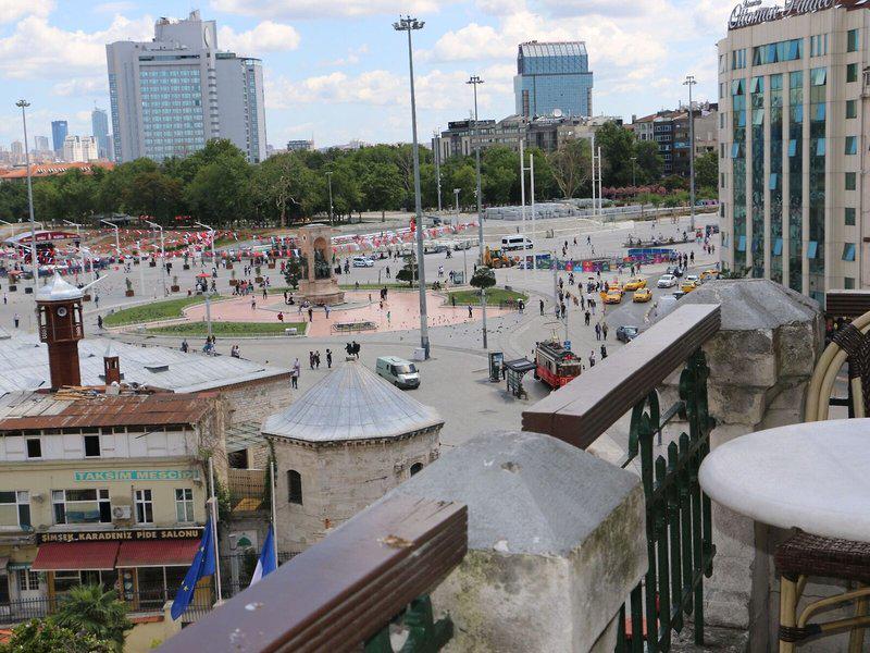 54CA00A6E59D8AF59BE99DEBA716E652