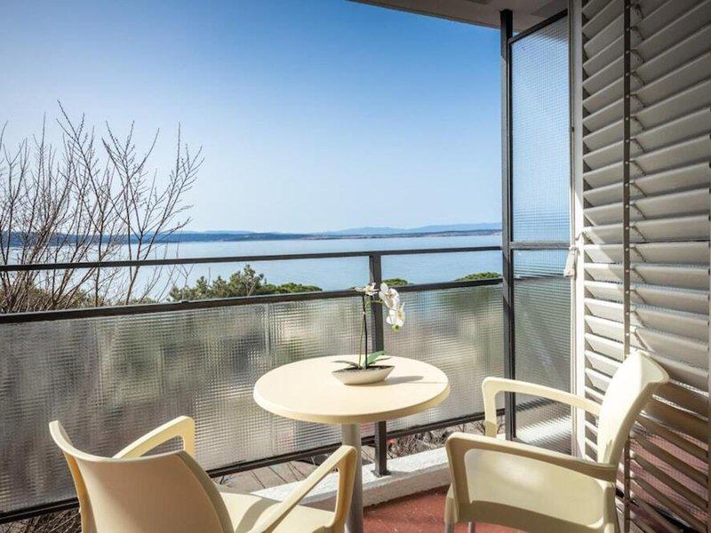 0541BFB3E9C841150E95E8411E7DE8A4