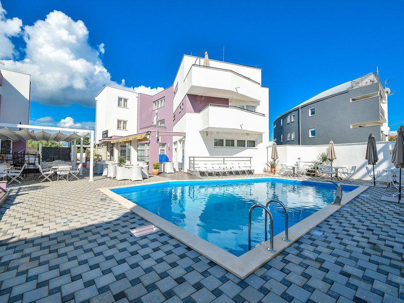 268913A0B9961C92BF6BEAD520115F9B