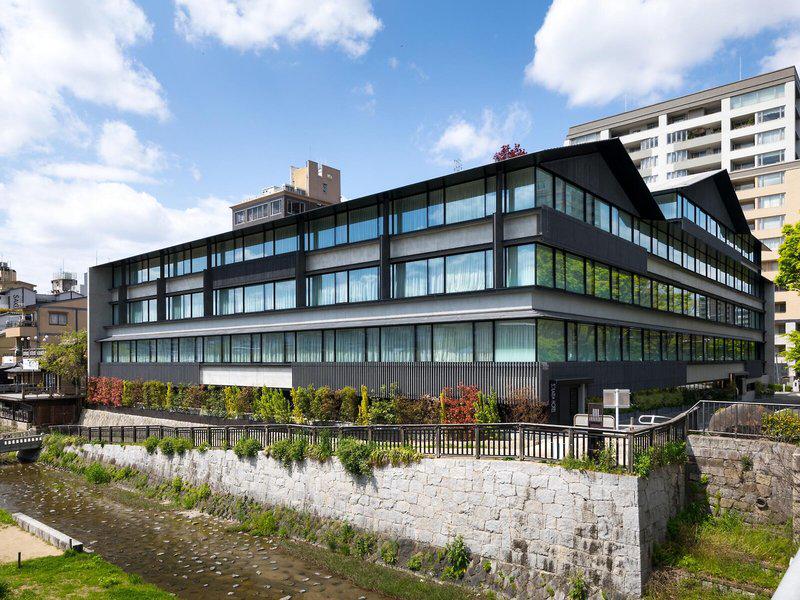 C4D8E31E702FDABC395F28642F211BCC