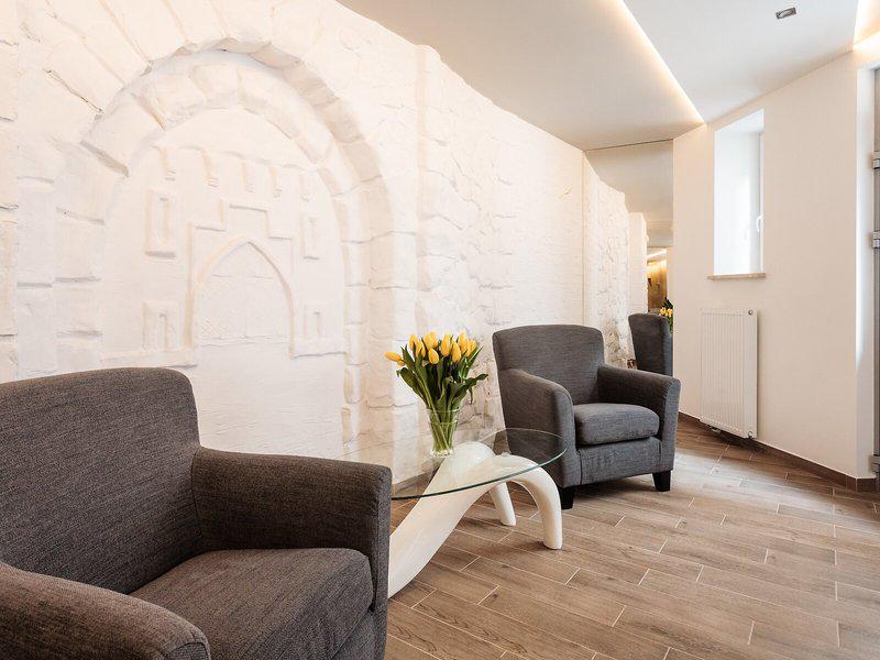 9EE92CEAF6DD7EE394D0D7D083F675BB