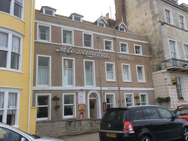 FA1503BAD1C15E566B7EA83DB757552E