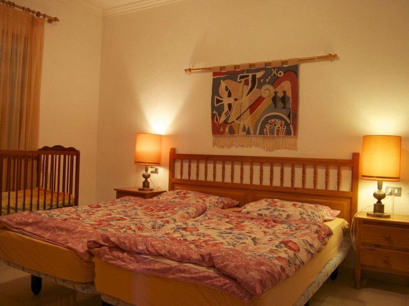 4F17B80584778122D34F70BB297D69BE