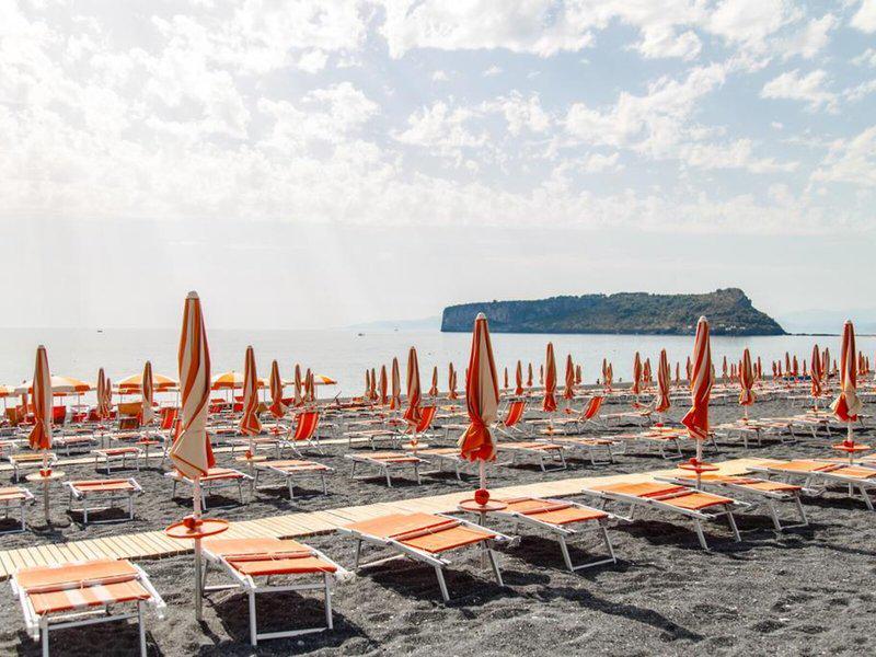 306470A5B501295CF22D1607F1A7918E