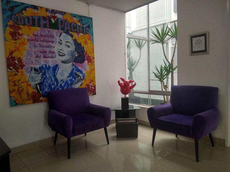 33FF4A83E9796989BDFF65ABF920FB96