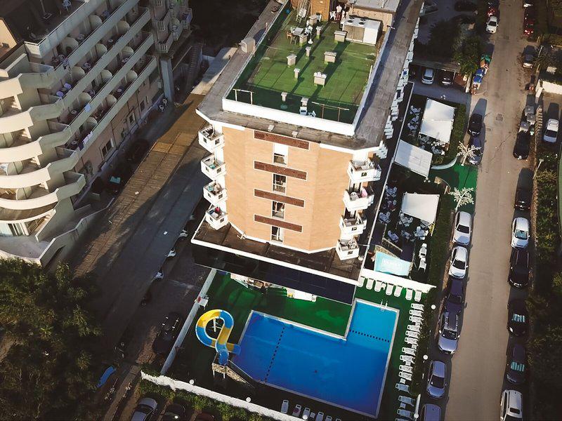 99FD48A7579694423BEFB2A1C62388F9