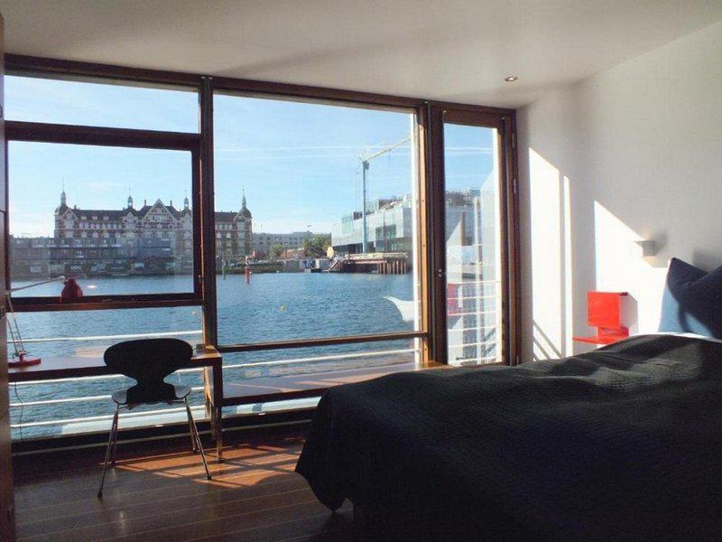 5603D0A1FE1E69B741D8945C61601958