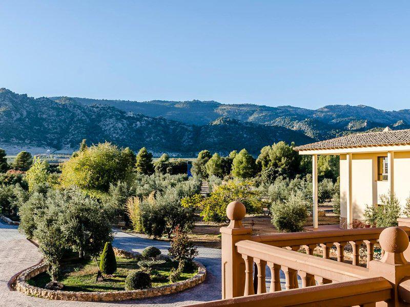 E988DC9922B8D2E4CEB3885844F4AF39