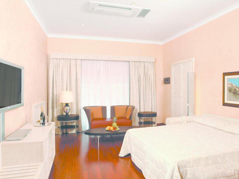 3F57A0A41FB847E67B7AF787C4E0F930