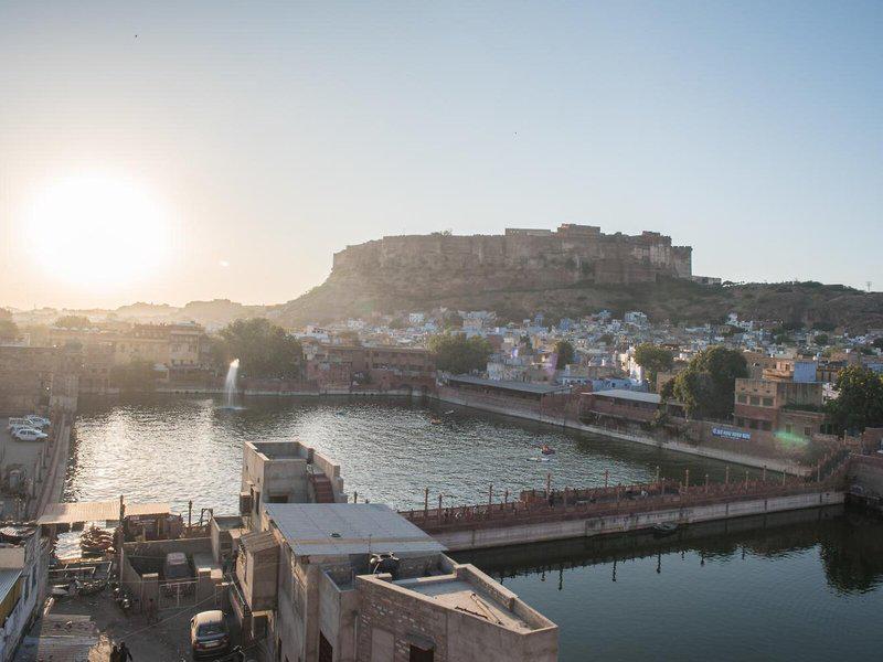 EE9015CB9A51A93D6A605DA778D95272