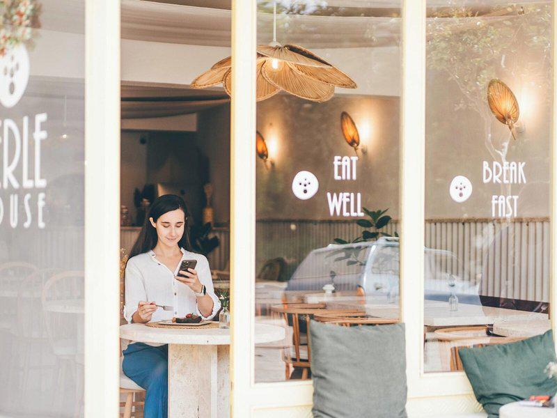 EEE115AFA3C9A2232F4E3800AE8862D2