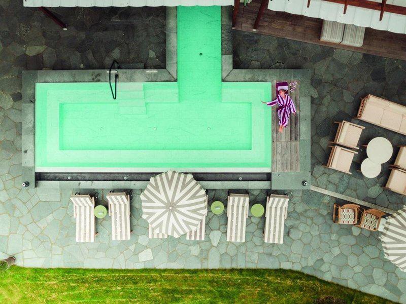 F9ECDB6D406AC4D5D0F7078BFFFE5A29