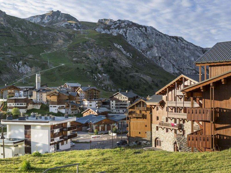 EE0827BFF0DABC970F9A57F5D48B9B6C