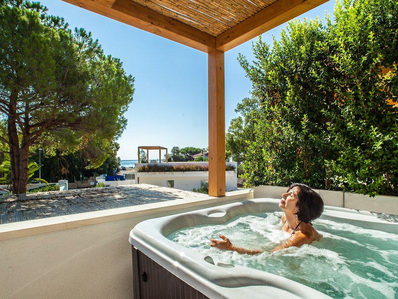 220DCFC3C817440B429DF681DBD36E4B