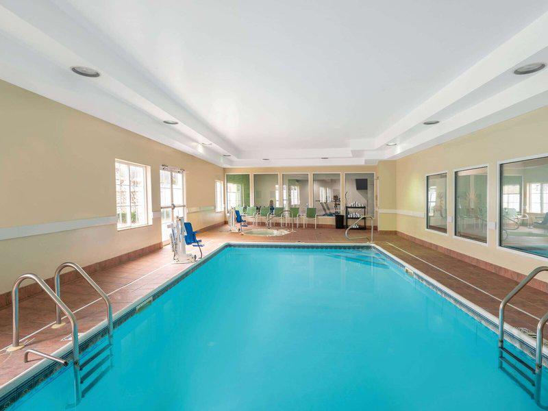 EEAC7B0FC0E450BD13B9136C6F86E840